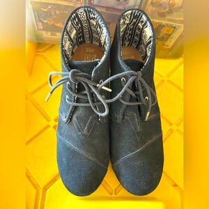 Tom’s Womens Suede Wedge Black Bootie 9.5